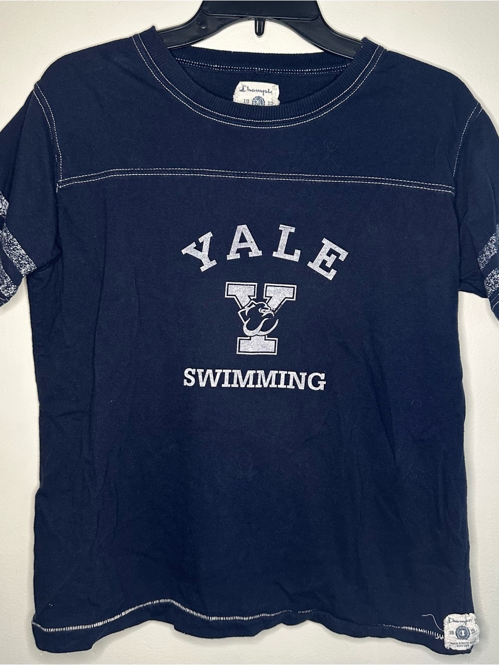 Vintage Yale University Bulldogs Swimming Womens XL Champion Graphic T-Shirt Ivy